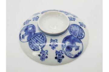 古伊万里　古玩　染付　窓絵　約12cm　4寸　緻密な絵付けから匠の美技を感じる蓋付き茶碗2客セット(中国?、人物、壽、寿、蓋茶碗、和食器、どんぶり、四寸)(R-079605)