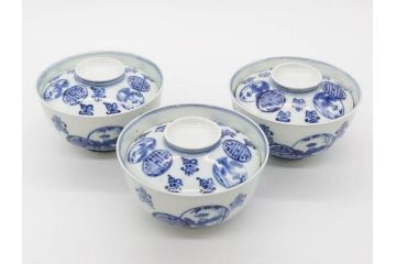 古伊万里　古玩　染付　窓絵　約12cm　4寸　深い味わいを感じる蓋付き茶碗3客セット(中国?、人物、壽、寿、蓋茶碗、和食器、どんぶり、四寸)(R-079606)