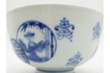 古伊万里　古玩　染付　窓絵　約12cm　4寸　深い味わいを感じる蓋付き茶碗3客セット(中国?、人物、壽、寿、蓋茶碗、和食器、どんぶり、四寸)(R-079606)