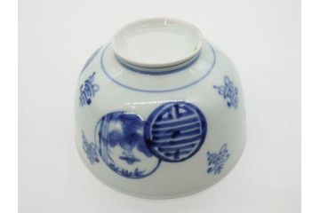 古伊万里　古玩　染付　窓絵　約12cm　4寸　深い味わいを感じる蓋付き茶碗3客セット(中国?、人物、壽、寿、蓋茶碗、和食器、どんぶり、四寸)(R-079606)