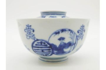 古伊万里　古玩　染付　窓絵　約12cm　4寸　深い味わいを感じる蓋付き茶碗3客セット(中国?、人物、壽、寿、蓋茶碗、和食器、どんぶり、四寸)(R-079606)