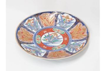 江戸期　古伊万里　染付　色絵　花菖蒲　約48cm　1尺5寸　煌びやかで優雅な大皿(花しょうぶ、花唐草模様、金彩、尺皿、和食器、和皿、一尺五寸)(R-079611)
