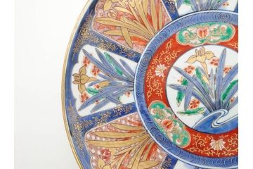 江戸期　古伊万里　染付　色絵　花菖蒲　約48cm　1尺5寸　煌びやかで優雅な大皿(花しょうぶ、花唐草模様、金彩、尺皿、和食器、和皿、一尺五寸)(R-079611)
