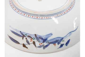 江戸期　古伊万里　染付　色絵　花菖蒲　約48cm　1尺5寸　煌びやかで優雅な大皿(花しょうぶ、花唐草模様、金彩、尺皿、和食器、和皿、一尺五寸)(R-079611)