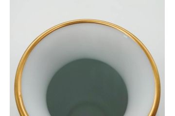 大倉陶園(OKURA、OAC)　金蝕カトレア 高さ 約27cm/ブルーローズ 高さ 約15cm　気品漂う花瓶2点セット(バラ、薔薇、金彩、花生け、花器、花入、フラワーベース、白磁)(R-079613)