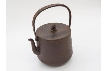 明治44年　三巌堂　未使用　南部　大同生命記念　時を重ねた趣のある南部鉄瓶(三厳堂、湯沸、湯瓶、茶道具、茶器)(R-079614)