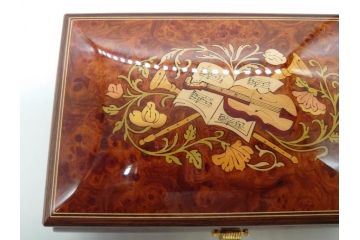 ORPHEUS(オルフェウス)　SANKYO(サンキョー)　山下達郎 「クリスマス・イヴ」　30弁　イタリア製象嵌　高級感溢れるオルゴール(SR32、日本電産、ジュエリーケース、小物入れ、宝石箱、MUSIC BOX)(R-079616)