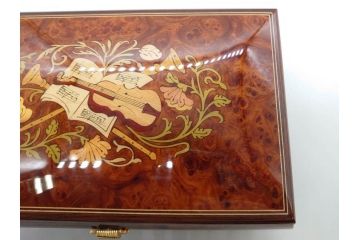 ORPHEUS(オルフェウス)　SANKYO(サンキョー)　山下達郎 「クリスマス・イヴ」　30弁　イタリア製象嵌　高級感溢れるオルゴール(SR32、日本電産、ジュエリーケース、小物入れ、宝石箱、MUSIC BOX)(R-079616)