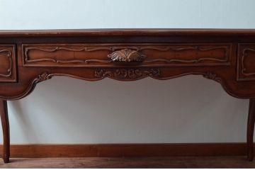 中古　高級品!!　アメリカブランド家具　ジョージアンレーン社(GEORGIAN LANE)　美しい彫刻と猫脚の大きなレザートッププレジデントデスク(在宅ワーク用、テーブル、在宅用)(R-079617)