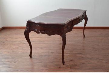 中古　高級品!!　アメリカブランド家具　ジョージアンレーン社(GEORGIAN LANE)　美しい彫刻と猫脚の大きなレザートッププレジデントデスク(在宅ワーク用、テーブル、在宅用)(R-079617)