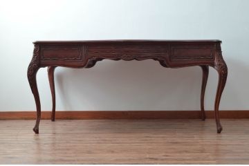 中古　高級品!!　アメリカブランド家具　ジョージアンレーン社(GEORGIAN LANE)　美しい彫刻と猫脚の大きなレザートッププレジデントデスク(在宅ワーク用、テーブル、在宅用)(R-079617)