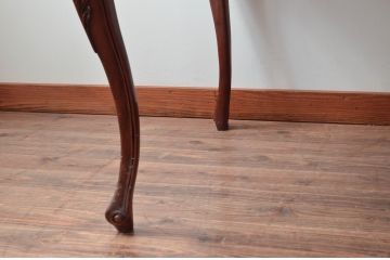 中古　高級品!!　アメリカブランド家具　ジョージアンレーン社(GEORGIAN LANE)　美しい彫刻と猫脚の大きなレザートッププレジデントデスク(在宅ワーク用、テーブル、在宅用)(R-079617)