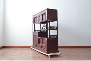 和製ビンテージ　花梨(カリン)材　落ち着きのある色味が和モダンテイストのお部屋ピッタリな茶棚(飾り棚、違い棚、収納棚、戸棚、ヴィンテージ)(R-079618)