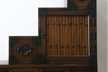 中古　民芸家具　組み立て式　和の情緒あふれる両面使いの階段箪笥(民芸箪笥、収納箪笥、和タンス)(R-079619)