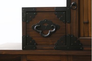 中古　民芸家具　組み立て式　和の情緒あふれる両面使いの階段箪笥(民芸箪笥、収納箪笥、和タンス)(R-079619)