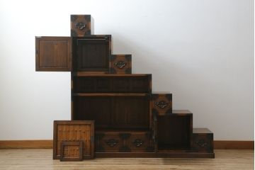 中古　民芸家具　組み立て式　和の情緒あふれる両面使いの階段箪笥(民芸箪笥、収納箪笥、和タンス)(R-079619)