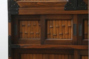中古　民芸家具　組み立て式　和の情緒あふれる両面使いの階段箪笥(民芸箪笥、収納箪笥、和タンス)(R-079619)