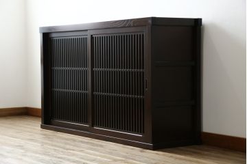 中古　美品　格子デザインが凛とした和を演出する水屋箪笥サイドボード(食器棚、戸棚、収納棚、サイドキャビネット)(R-079621)