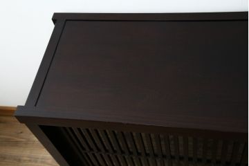 中古　美品　格子デザインが凛とした和を演出する水屋箪笥サイドボード(食器棚、戸棚、収納棚、サイドキャビネット)(R-079621)