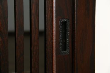 中古　美品　格子デザインが凛とした和を演出する水屋箪笥サイドボード(食器棚、戸棚、収納棚、サイドキャビネット)(R-079621)