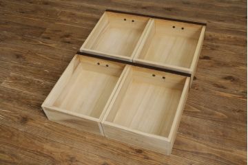中古　美品　格子デザインが凛とした和を演出する水屋箪笥サイドボード(食器棚、戸棚、収納棚、サイドキャビネット)(R-079622)