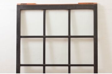 アンティーク建具　モダンなガラス入り升目(マス目)格子蔵戸1枚(玄関戸、格子戸、ガラス戸、引き戸)(R-079623)
