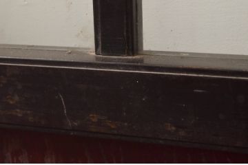 アンティーク建具　モダンなガラス入り升目(マス目)格子蔵戸1枚(玄関戸、格子戸、ガラス戸、引き戸)(R-079623)