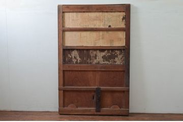 アンティーク建具　重厚　ツートンカラー漆塗り　堂々とした佇まいが存在感を放つ格子蔵戸1枚(玄関戸、格子戸、引き戸)(R-079624)
