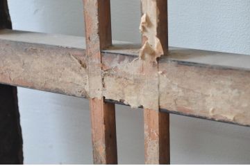 アンティーク建具　障子入り　和モダンな雰囲気を醸し出す升目(マス目)格子蔵戸1枚(引き戸、玄関戸、格子戸、障子戸)(R-079625)