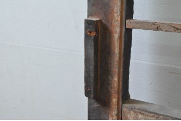 アンティーク建具　障子入り　和モダンな雰囲気を醸し出す升目(マス目)格子蔵戸1枚(引き戸、玄関戸、格子戸、障子戸)(R-079625)