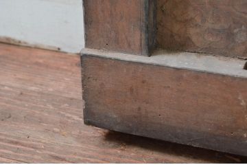 アンティーク建具　障子入り　和モダンな雰囲気を醸し出す升目(マス目)格子蔵戸1枚(引き戸、玄関戸、格子戸、障子戸)(R-079625)