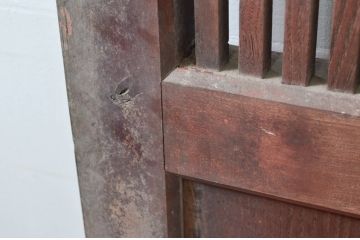 アンティーク建具　堂々とした佇まいが存在感を放つ格子蔵戸1枚(玄関戸、格子戸、引き戸)(R-079626)