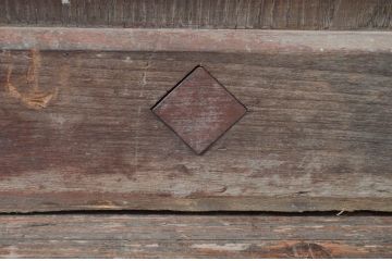 アンティーク建具　堂々とした佇まいが存在感を放つ格子蔵戸1枚(玄関戸、格子戸、引き戸)(R-079626)