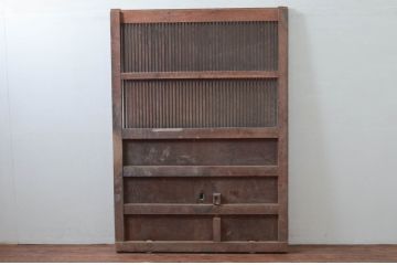 アンティーク建具　堂々とした佇まいが存在感を放つ格子蔵戸1枚(玄関戸、格子戸、引き戸)(R-079626)