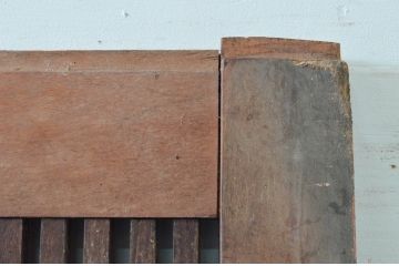 アンティーク建具　堂々とした佇まいが存在感を放つ格子蔵戸1枚(玄関戸、格子戸、引き戸)(R-079626)