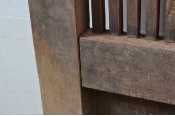 アンティーク建具　堂々とした佇まいが存在感を放つ格子蔵戸1枚(玄関戸、格子戸、引き戸)(R-079626)