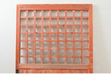 アンティーク建具　松材　和の貫禄を漂わせる升目(マス目)格子蔵戸1枚(きつね格子、狐格子、引き戸、玄関戸)(R-079628)
