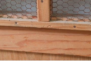 アンティーク建具　松材　和の貫禄を漂わせる升目(マス目)格子蔵戸1枚(きつね格子、狐格子、引き戸、玄関戸)(R-079628)