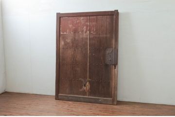 アンティーク建具　総栗材　味わい深い木の風合いが魅力的な蔵戸1枚(引き戸、玄関戸)(R-079629)