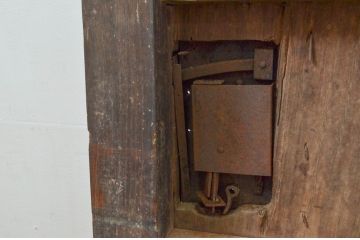 アンティーク建具　総栗材　味わい深い木の風合いが魅力的な蔵戸1枚(引き戸、玄関戸)(R-079629)