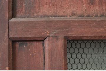 アンティーク建具　総栗材　時代の流れを感じさせる升目(マス目)格子蔵戸1枚(きつね格子、狐格子、引き戸、玄関戸、格子戸)(R-079631)