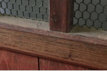 アンティーク建具　総栗材　時代の流れを感じさせる升目(マス目)格子蔵戸1枚(きつね格子、狐格子、引き戸、玄関戸、格子戸)(R-079631)