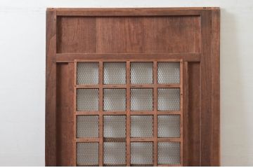 アンティーク建具　総栗材　時代の流れを感じさせる升目(マス目)格子蔵戸1枚(きつね格子、狐格子、引き戸、玄関戸、格子戸)(R-079631)
