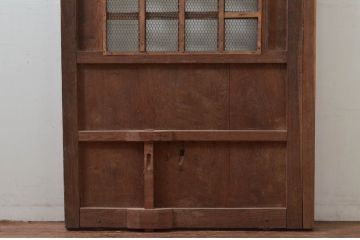 アンティーク建具　総栗材　時代の流れを感じさせる升目(マス目)格子蔵戸1枚(きつね格子、狐格子、引き戸、玄関戸、格子戸)(R-079631)