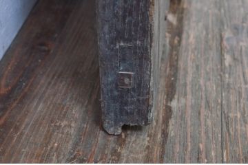 アンティーク建具　総栗材　時代の流れを感じさせる升目(マス目)格子蔵戸1枚(きつね格子、狐格子、引き戸、玄関戸、格子戸)(R-079631)
