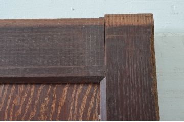 アンティーク建具　総栗材　時代の流れを感じさせる升目(マス目)格子蔵戸1枚(きつね格子、狐格子、引き戸、玄関戸、格子戸)(R-079633)