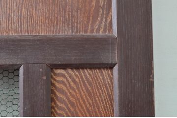 アンティーク建具　総栗材　時代の流れを感じさせる升目(マス目)格子蔵戸1枚(きつね格子、狐格子、引き戸、玄関戸、格子戸)(R-079633)