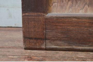 アンティーク建具　総栗材　時代の流れを感じさせる升目(マス目)格子蔵戸1枚(きつね格子、狐格子、引き戸、玄関戸、格子戸)(R-079633)