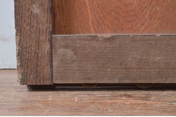 アンティーク建具　総栗材　時代の流れを感じさせる升目(マス目)格子蔵戸1枚(きつね格子、狐格子、引き戸、玄関戸、格子戸)(R-079633)