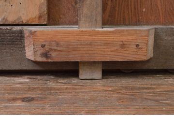 アンティーク建具　総栗材　時代の流れを感じさせる升目(マス目)格子蔵戸1枚(きつね格子、狐格子、引き戸、玄関戸、格子戸)(R-079633)